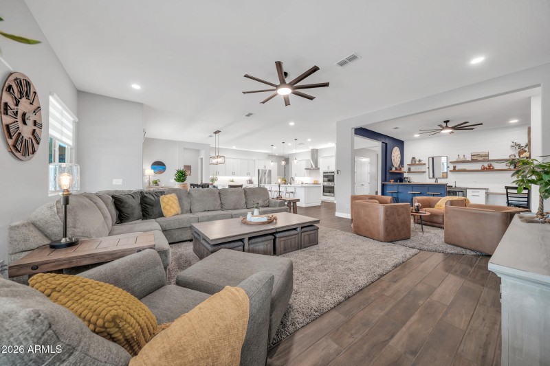 5306 N 182nd-2_(2048)