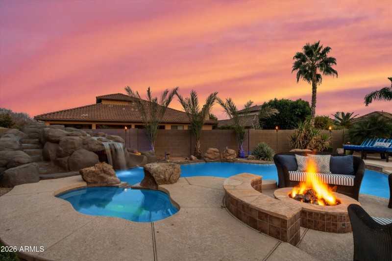 76-Backyard Twilight Photo