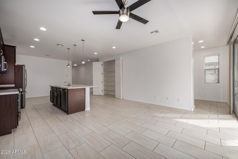 Light and bright kitchen