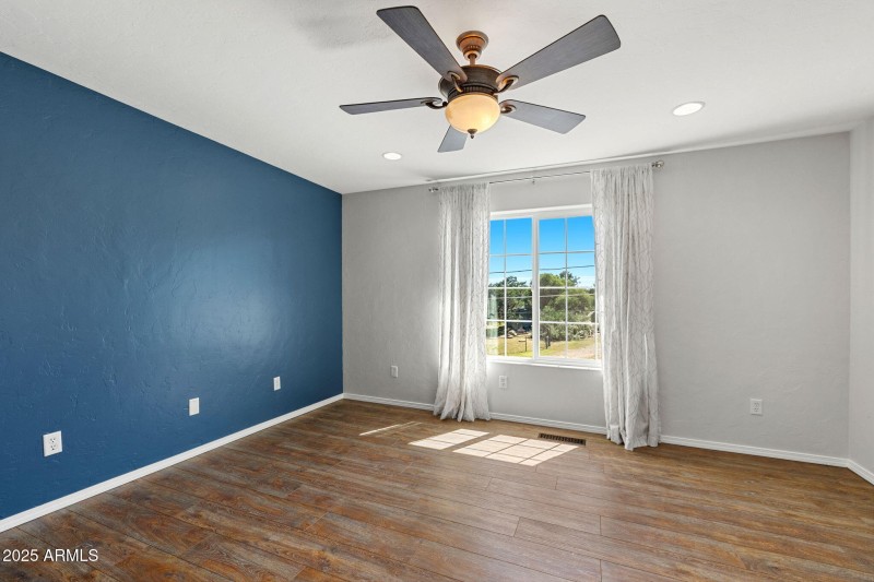 24-Primary Bedroom_1