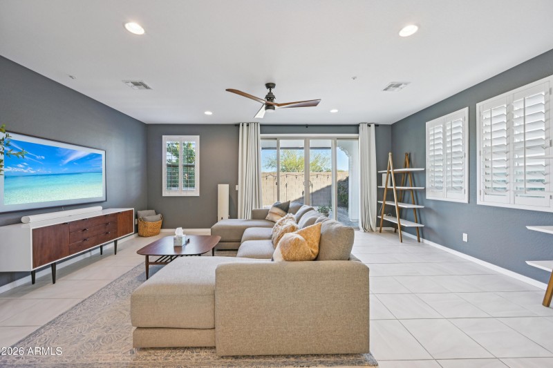 7-print-N 24th Dr-S3001-007