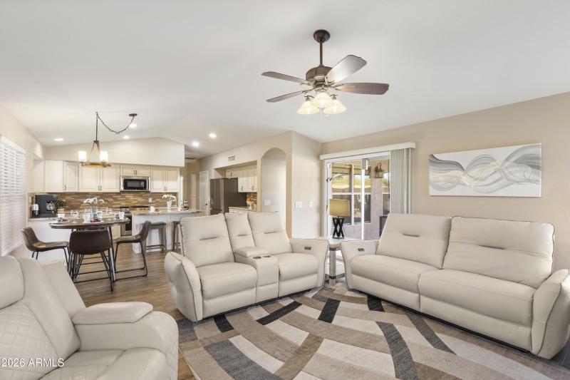 OPEN AND INVITING FAMILY ROOM