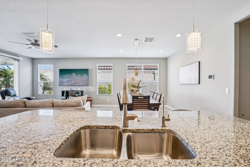 16-web-or-mls-W Nina St-S3001-014