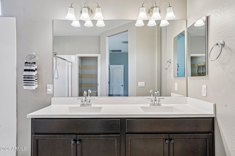 32-web-or-mls-W Nina St-S3001-030