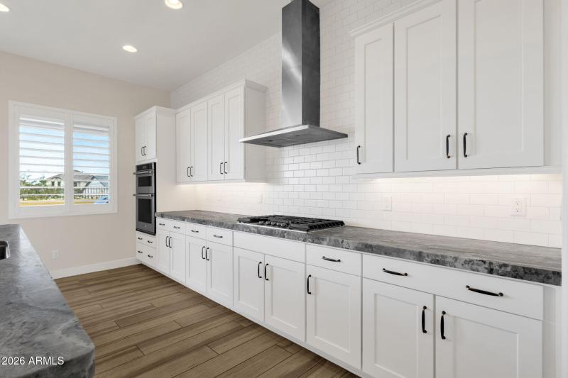 41-web-or-mls-5924-e-redmont-dr