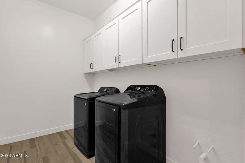 27-web-or-mls-5924-e-redmont-dr