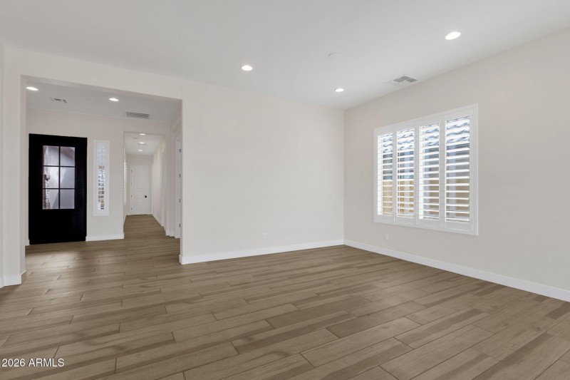 28-web-or-mls-5924-e-redmont-dr