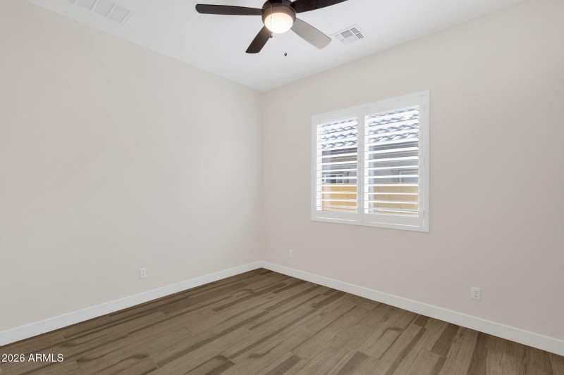 10-web-or-mls-5924-e-redmont-dr