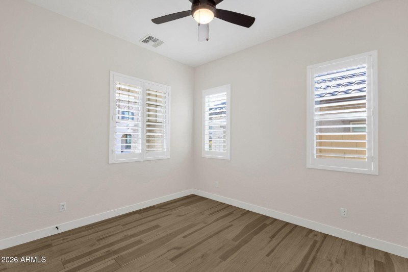 13-web-or-mls-5924-e-redmont-dr