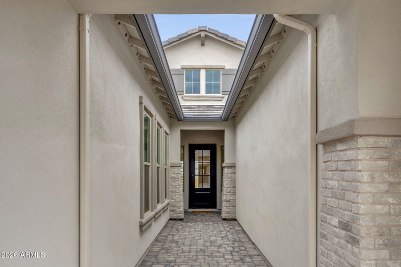 6-web-or-mls-5924-e-redmont-dr