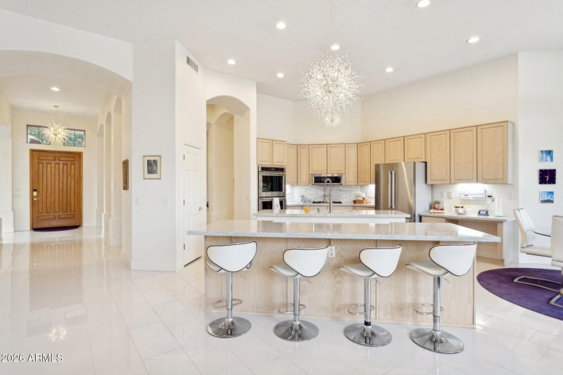 6020 E Hartford Ave.