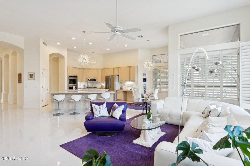 6020 E Hartford Ave.