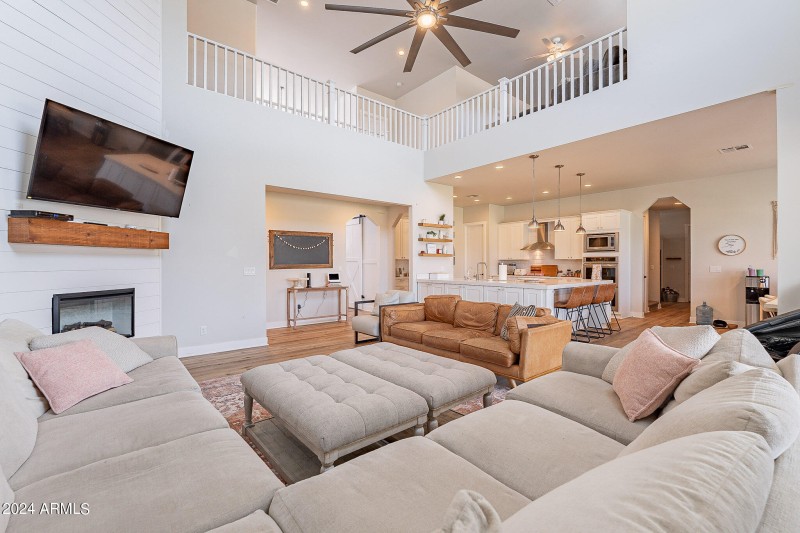 30-web-or-mls-Vaughn-30