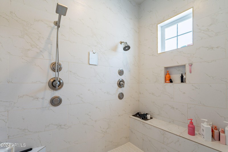 47-web-or-mls-Vaughn-47