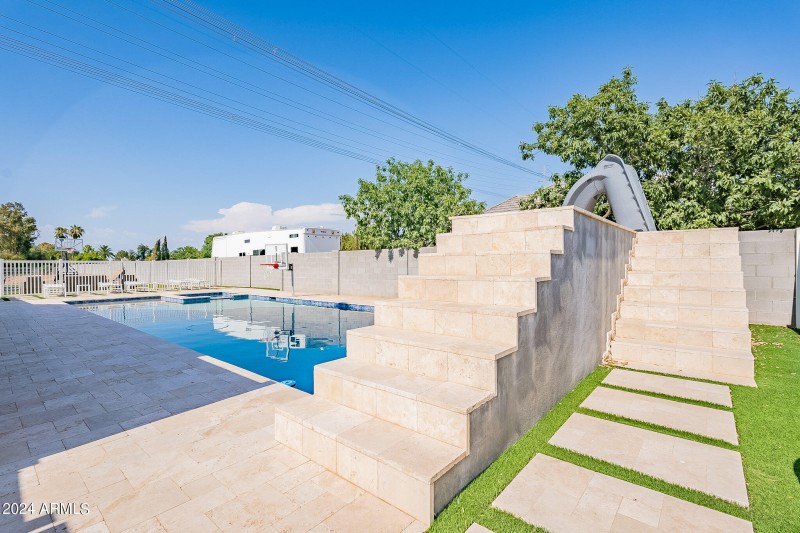 76-web-or-mls-Vaughn-76