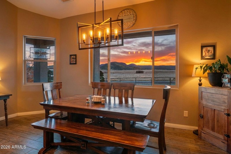 8-Dining Room VT (2)