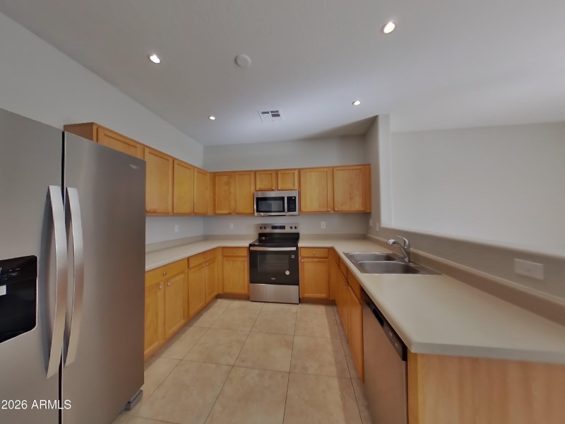 4_pc_pEpkWN9r0K_0puZz6Dpep_layout_0