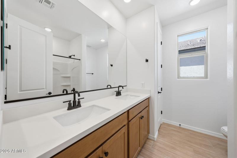 PHX_Landmarke_lot 1062_Azure_689_bath2