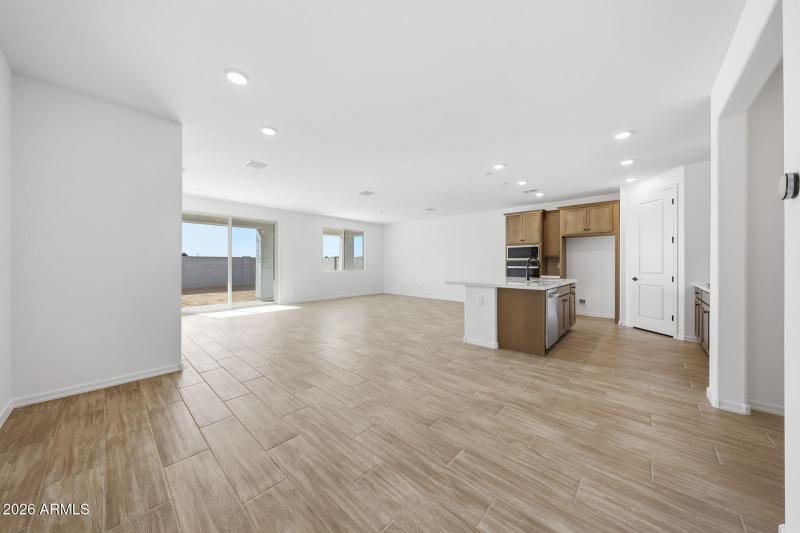 PHX_Landmarke_lot 1062_Azure_689_dining