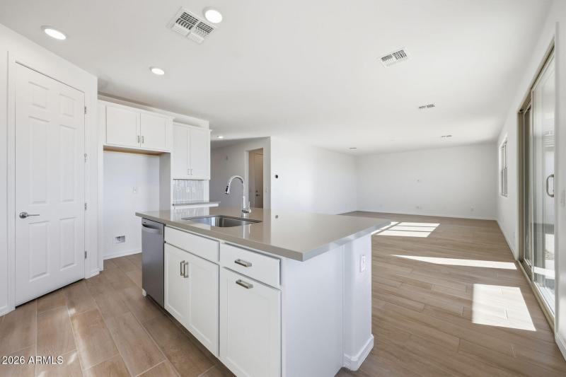 PHX_Landmarke_lot 1064_Pacific_719_Kitch