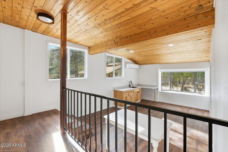 20-Studio with kitchenette