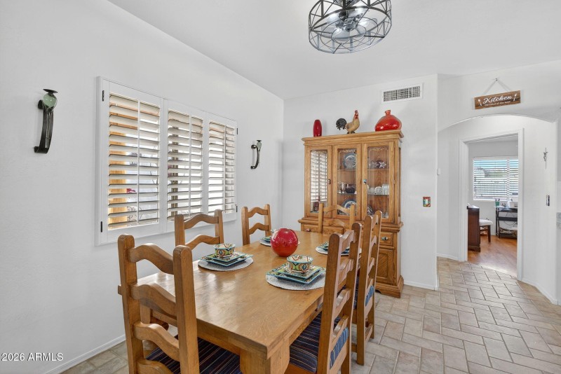 38-web-or-mls-70-W Greasewood St