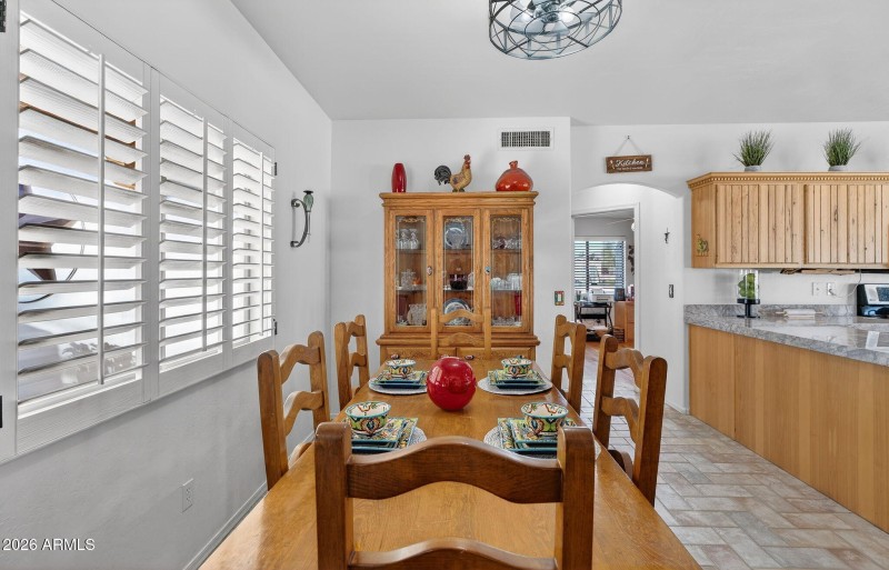 39-web-or-mls-71-W Greasewood St