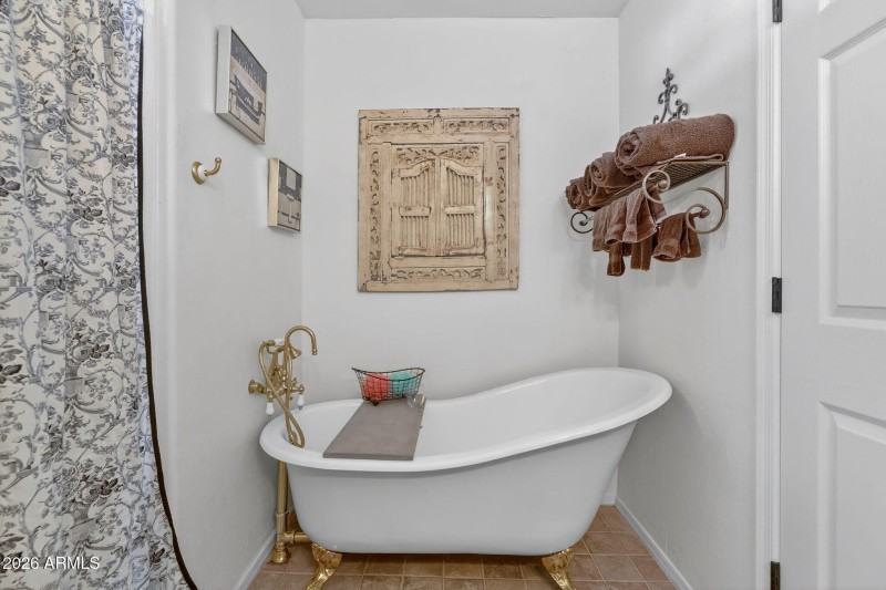 56-web-or-mls-93-W Greasewood St