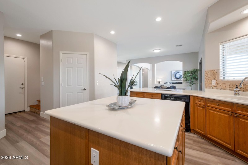 29-web-or-mls-Qp-9536