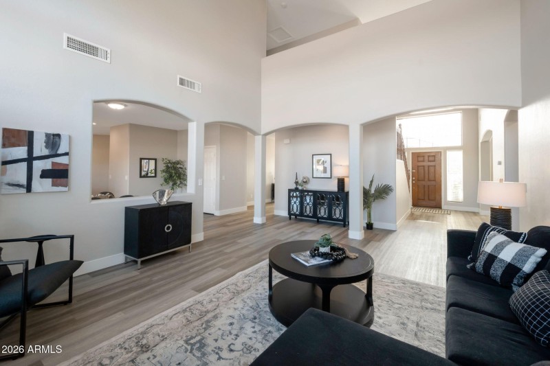 32-web-or-mls-Qp-9548