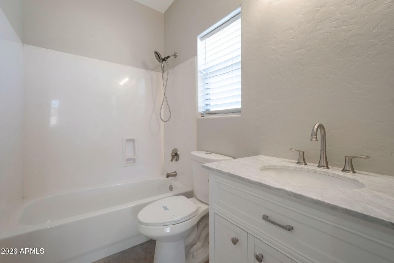 35-web-or-mls-Qp-9557