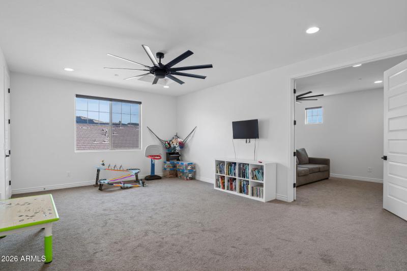 042__32083 N 126th Ave