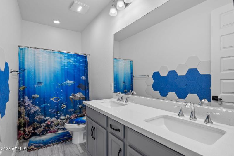 047__32083 N 126th Ave