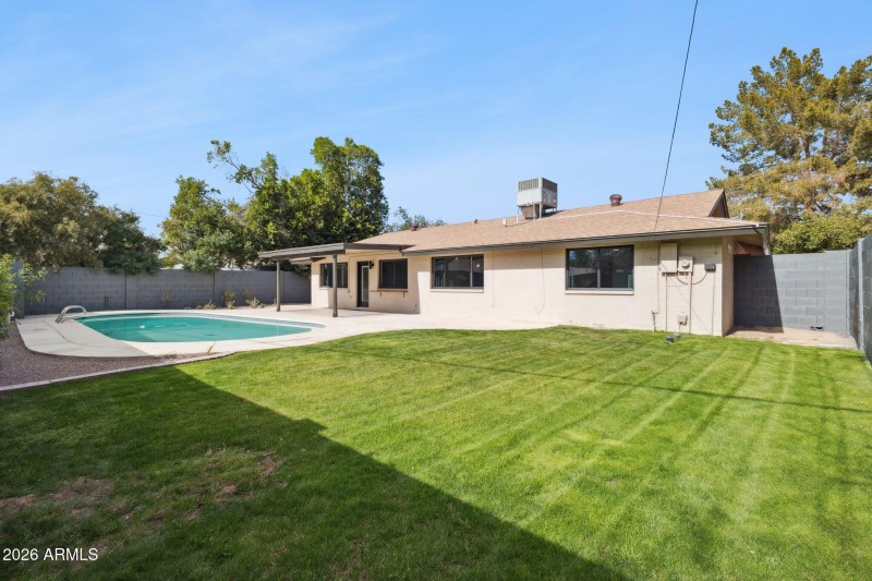 47-web-or-mls-735-e-manhatton-dr