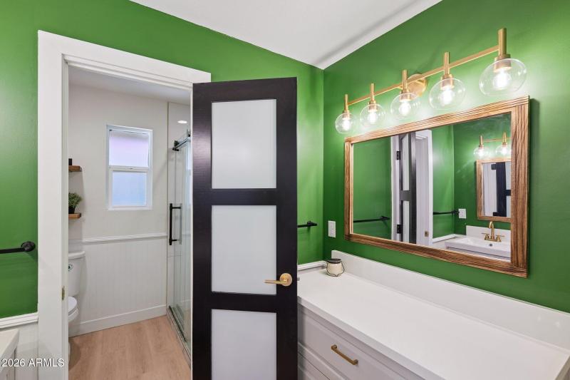 27-web-or-mls-735-e-manhatton-dr