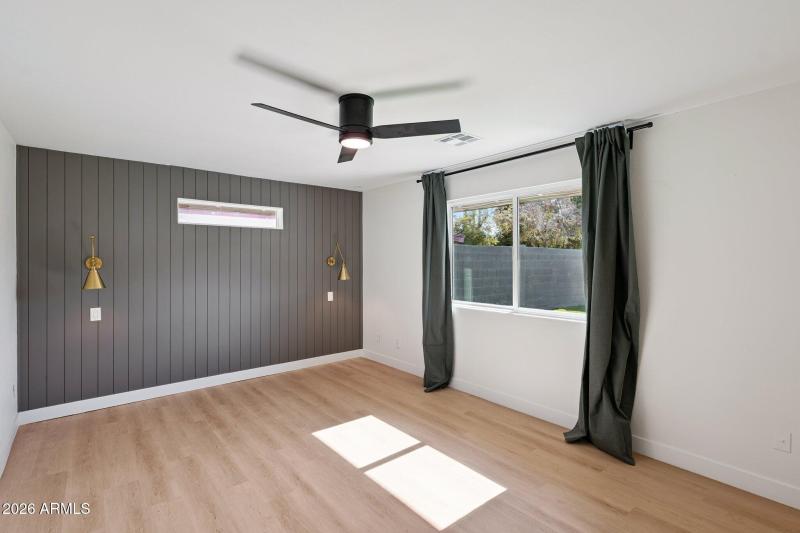 22-web-or-mls-735-e-manhatton-dr