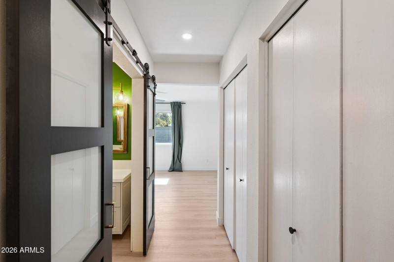 21-web-or-mls-735-e-manhatton-dr