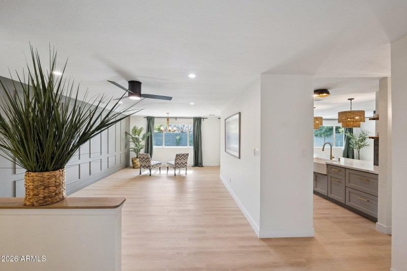 7-web-or-mls-735-e-manhatton-dr