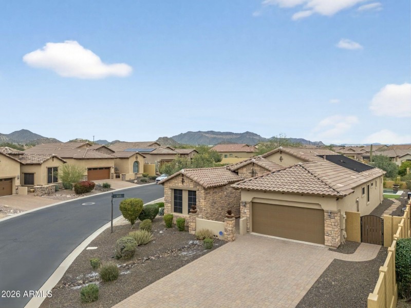 49-web-or-mls-1000018953