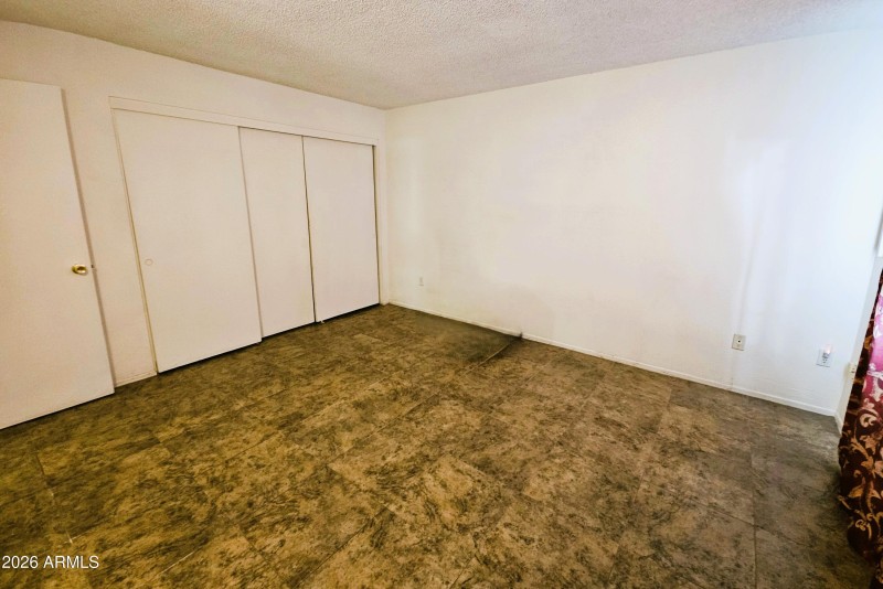 Spacious Master bdrm