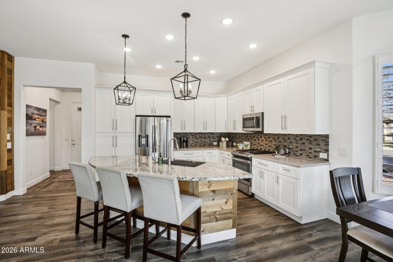 10-web-or-mls-W Cambridge Ave-S3001-010