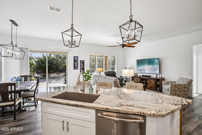 12-web-or-mls-W Cambridge Ave-S3001-012