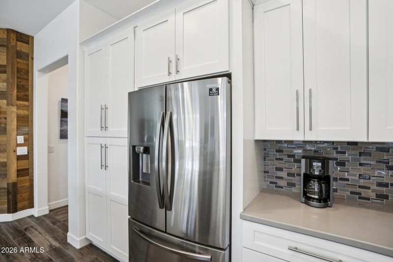 14-web-or-mls-W Cambridge Ave-S3001-014