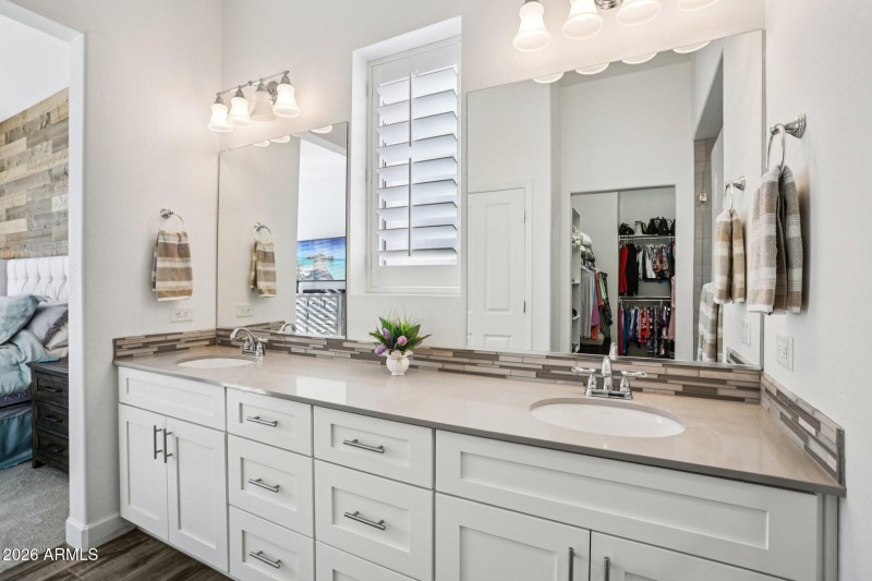 27-web-or-mls-W Cambridge Ave-S3001-027