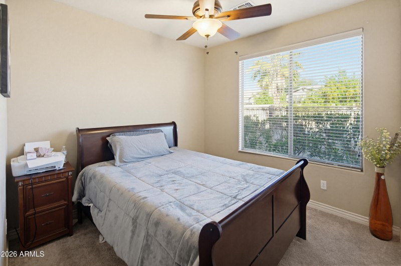 4708 E County Down Dr-15