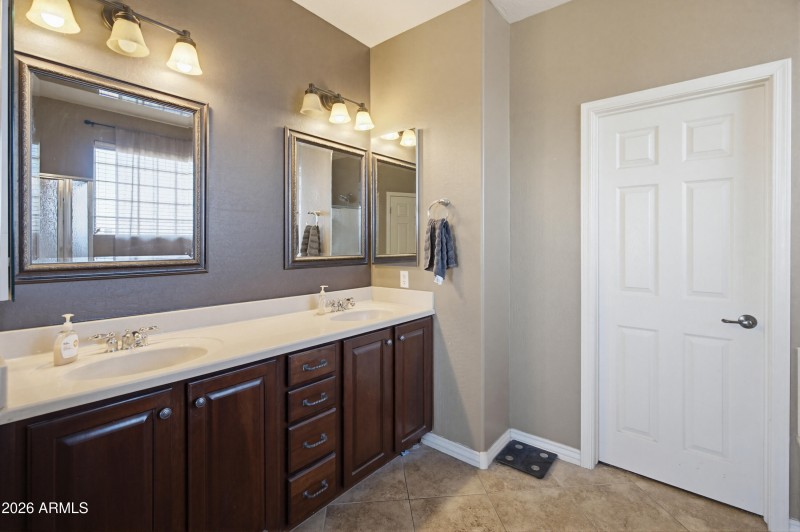 4708 E County Down Dr-5