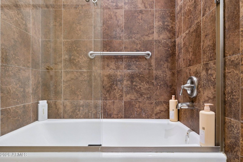 32-web-or-mls-34748-n-93rd-pl