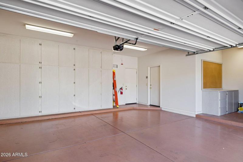 34-web-or-mls-34748-n-93rd-pl