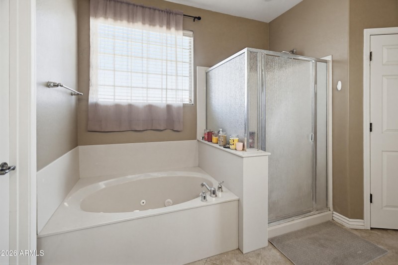 4708 E County Down Dr-6