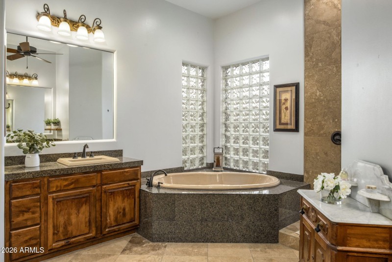 10-web-or-mls-D46A0996